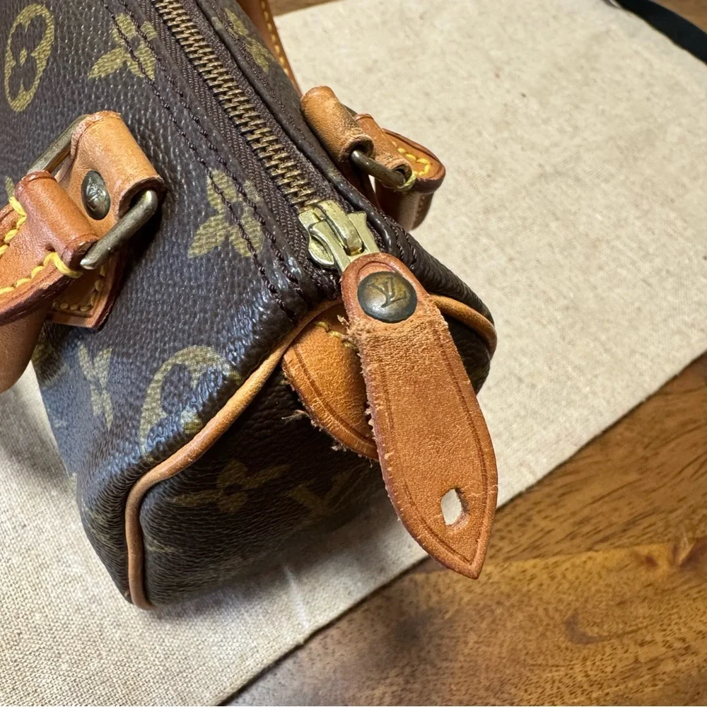 Louis Vuitton Mini Speedy Bag - Picture 5 of 16